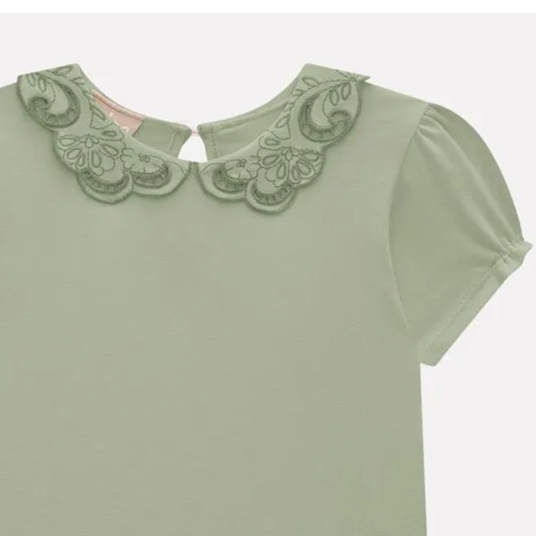 Blusa verde cuello bandeja